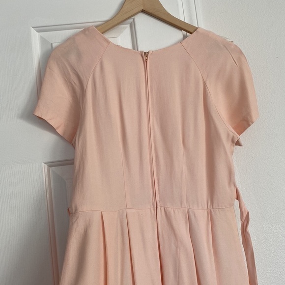 Expo Petite vintage peach midi dress with ribbon collar. - Picture 11 of 15
